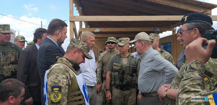 Кучма о ситуации на Донбассе: Украина пойдет к миру, не теряя ни одного из своих национальных интересов (ФОТО)
